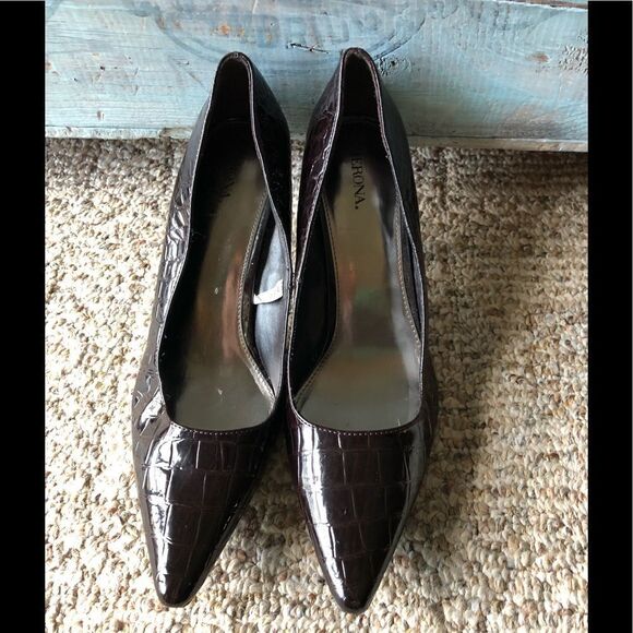Beautiful heels by Merona in size 10. - Picture 1 of 4
